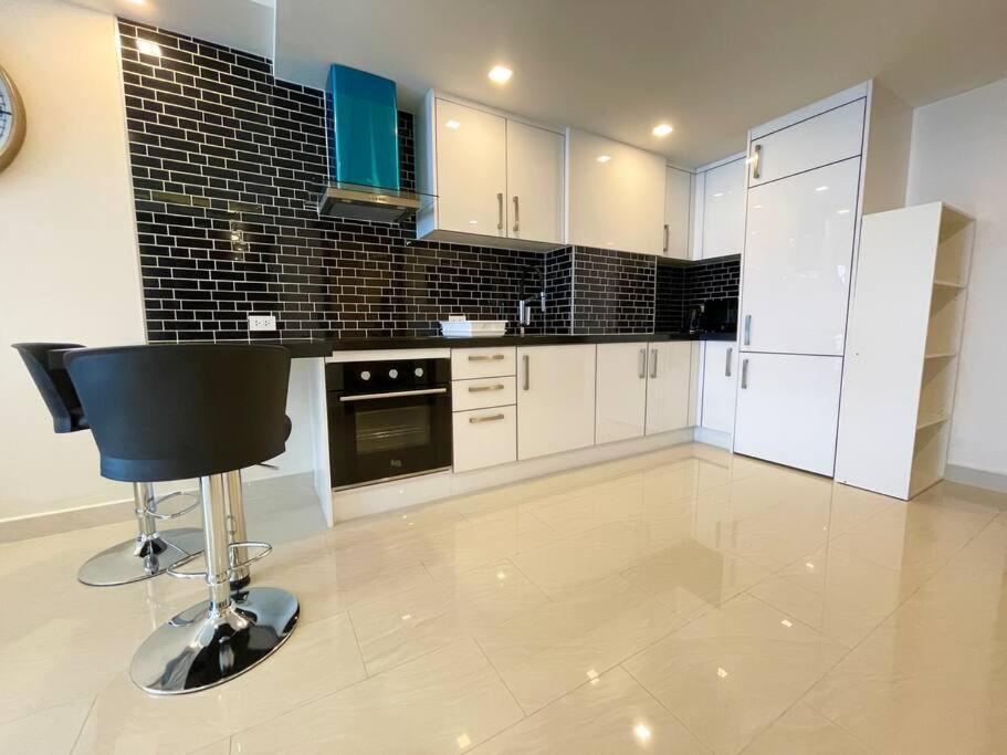 Large Luxury, Pool View, Grand Avenue, Pattaya - 202 Apartment Екстериор снимка